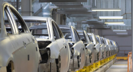 Chaîne de fabrication de voitures dans le secteur automobile